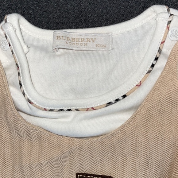 Burberry pant/shirt set. Size 2T - Picture 5 of 7